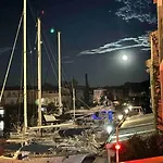 Pura Vida, Port グリモー