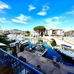 Pura Vida, Port Appartement