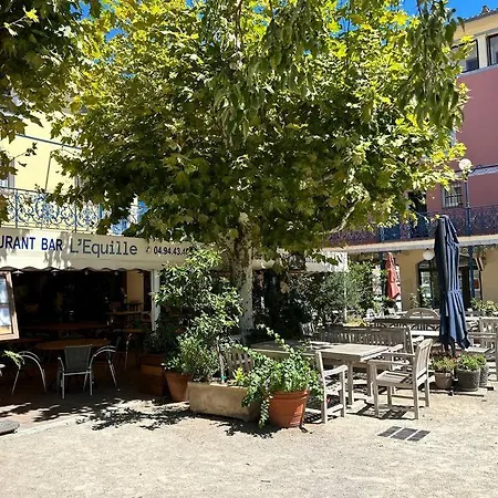 Pura Vida, Port *